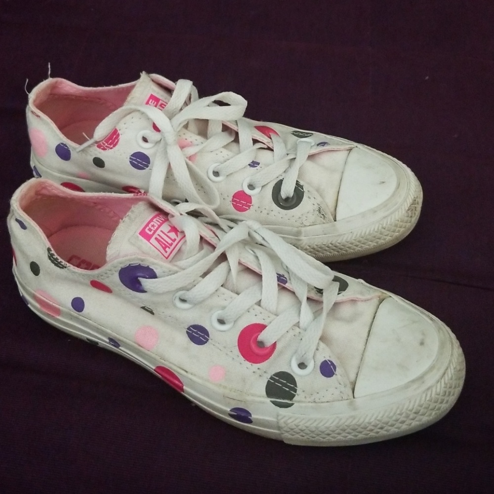 Polka dot converse